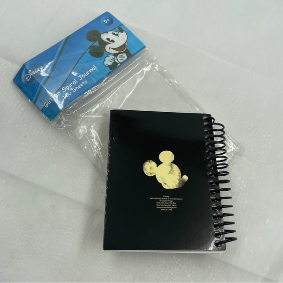 Disney Minnie Mouse Notebook - Picture 4 of 4